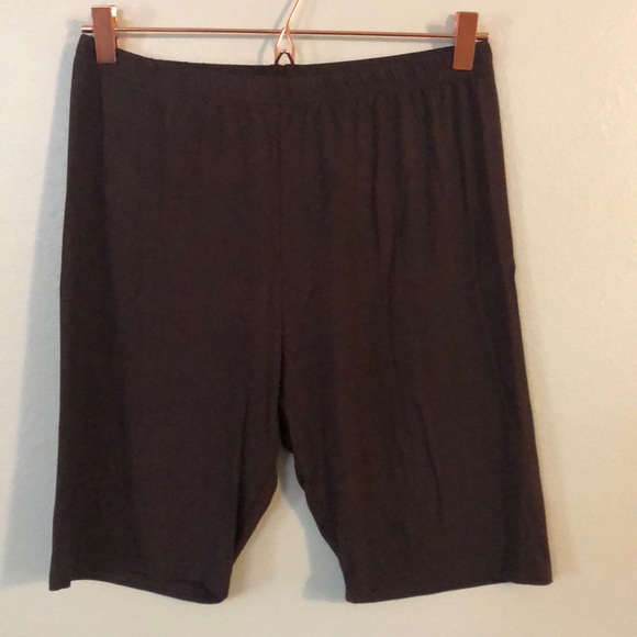 Boohoo Pants - ⬇️ Sale item Boohoo NWT Dark Brown Bicycle shorts